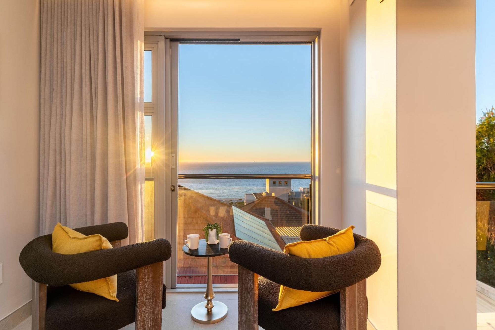 Lisburn Uno On Clifton - Lux With Ocean Views *