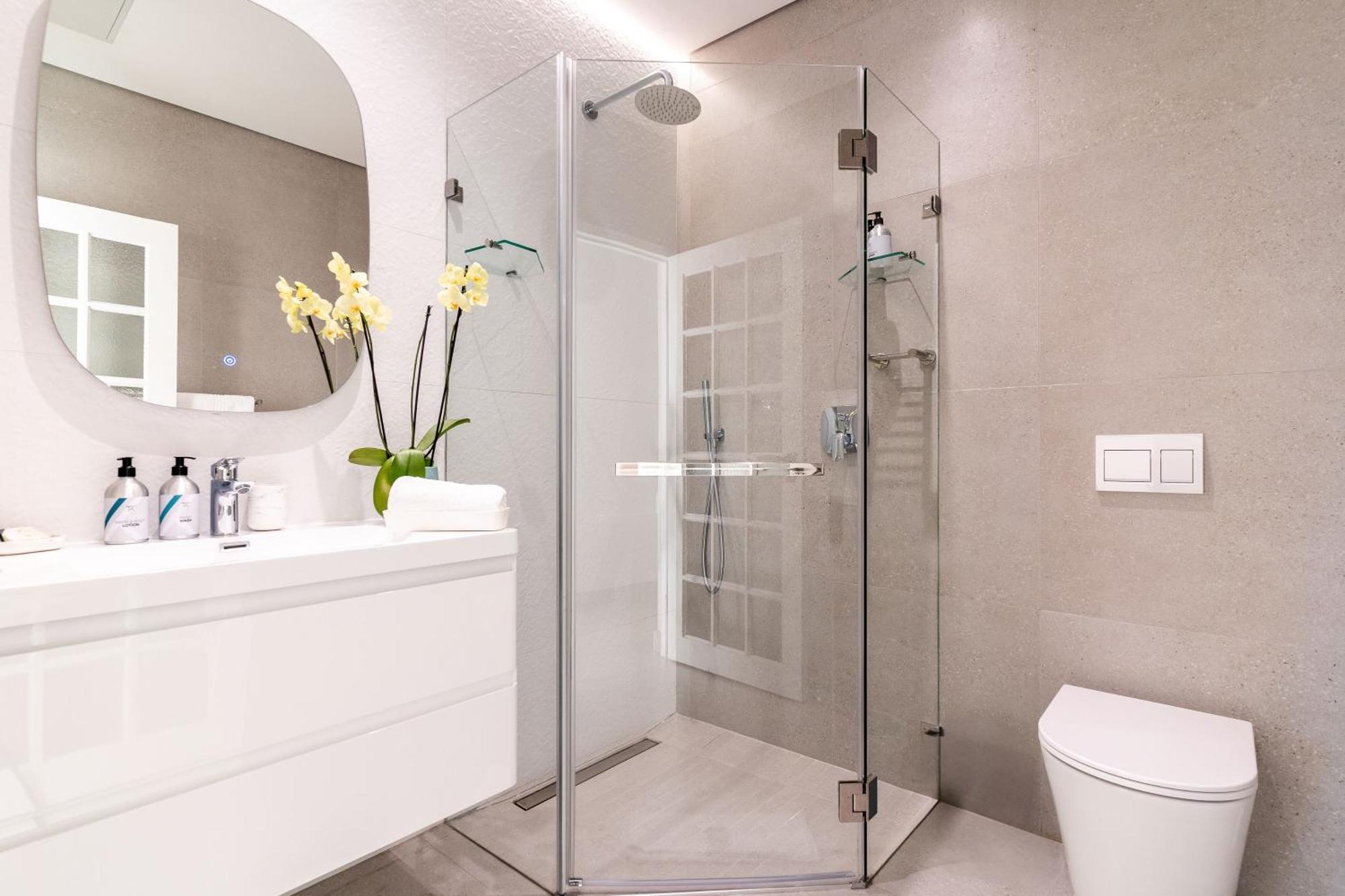 Apartment Lisburn Uno On Clifton - Lux With Ocean Views