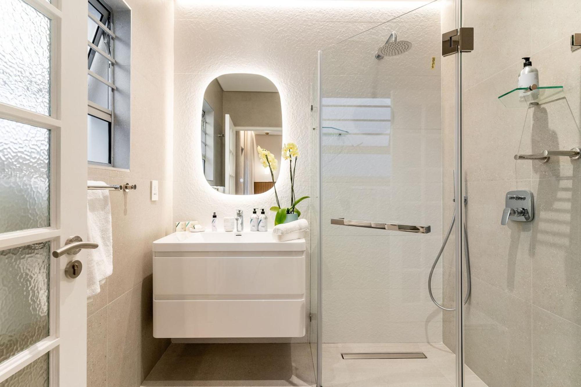 Lisburn Uno On Clifton - Lux With Ocean Views Apartment *
