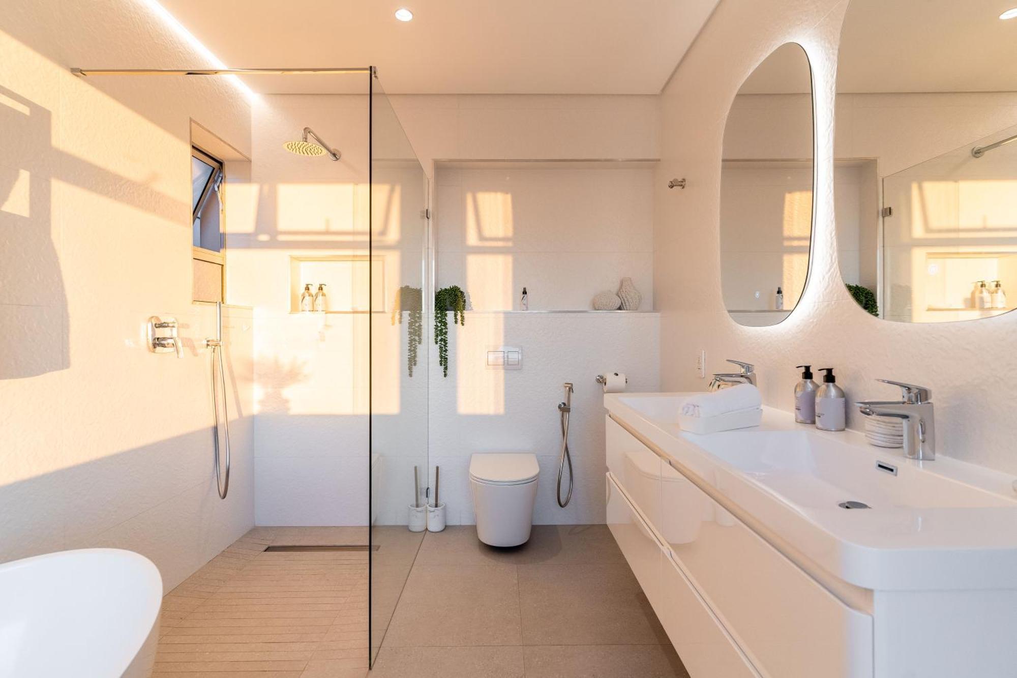 Lisburn Uno On Clifton - Lux With Ocean Views