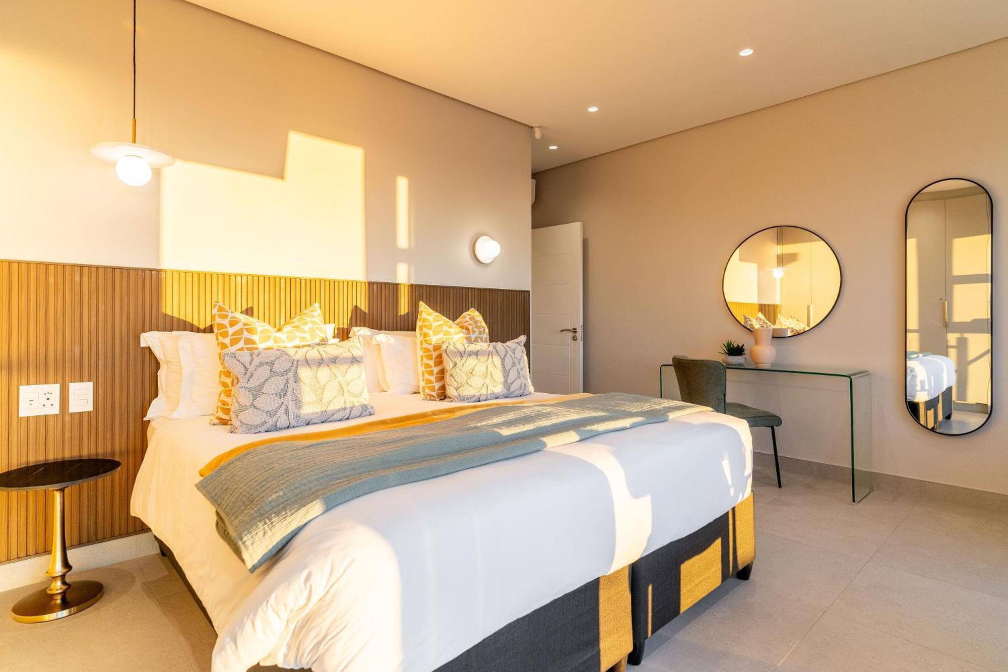Lisburn Uno On Clifton - Lux With Ocean Views